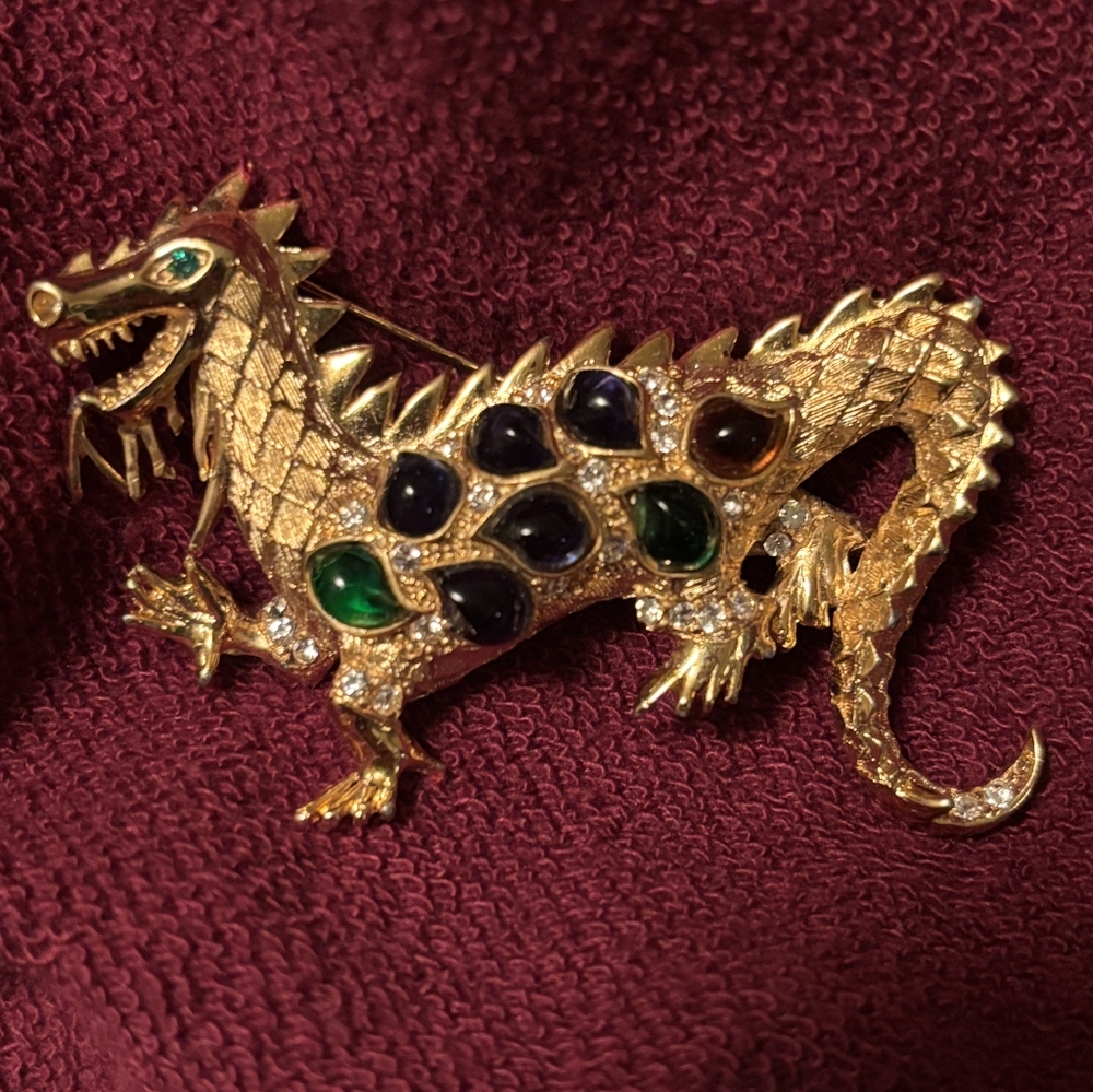 LA ROCO VINTAGE GRIPOIX GLASS MOGUL STYLE RHINESTONE DRAGON BROOCH PIN GOLD TONE